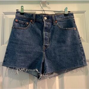 Levi’s Ribcage Shorts
